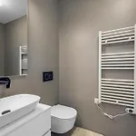 Cozy Apartment In Brodarica With House Sea View *