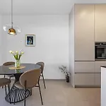 Cozy Apartment In Brodarica With House Sea View