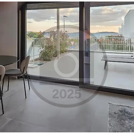 Stunning In Brodarica Apartment *