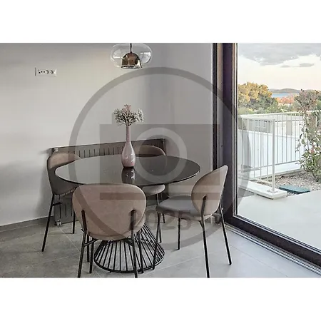Apartment Stunning In Brodarica *