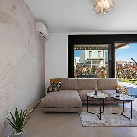Apartamento 2 Bedroom Beautiful In Brodarica (Sibenik-Knin)