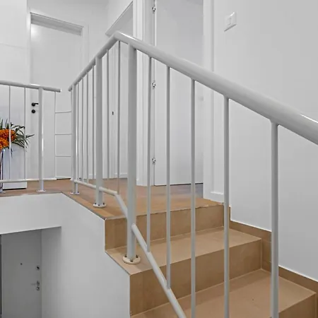 Stunning In Brodarica Apartment