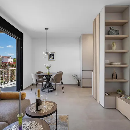 Apartment 2 Bedroom Beautiful In Brodarica (Sibenik-Knin)