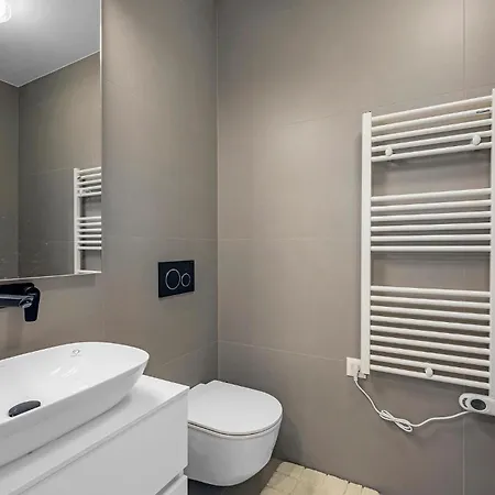 2 Bedroom Beautiful In *