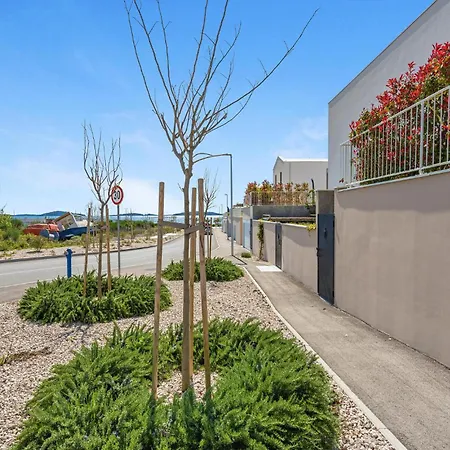 Cozy Apartment In Brodarica With House Sea View Brodarica (Sibenik-Knin)