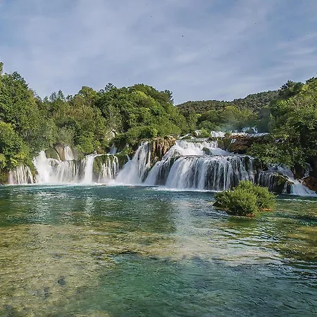 Stunning In Brodarica *